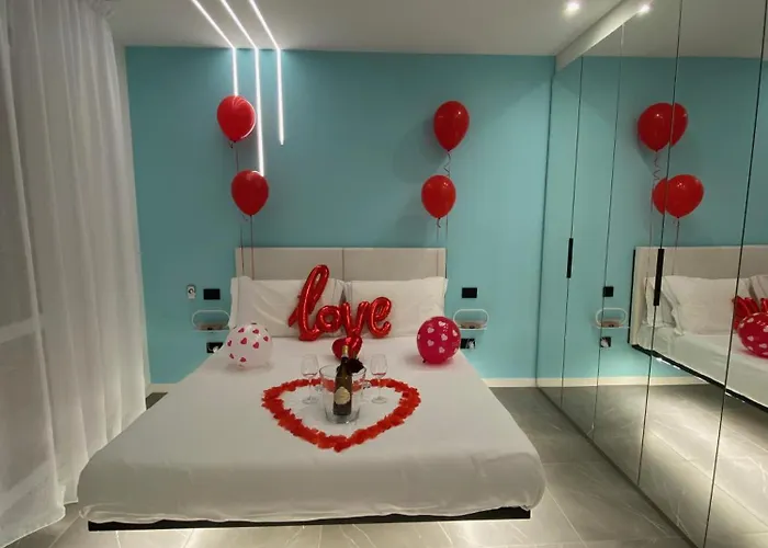 Tiffany - Sl Holiday House